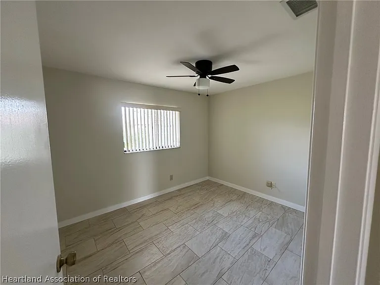 4016 Thompson Ave — Photo 9