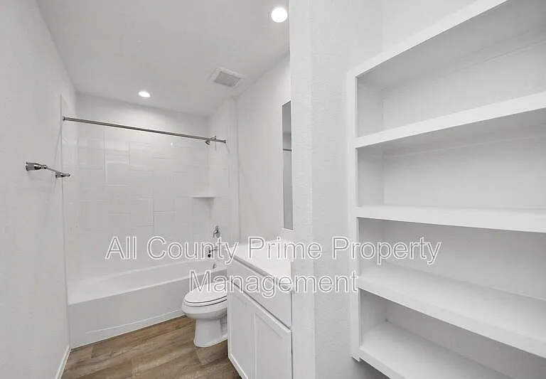 31303 Heddington Ln — Photo 25