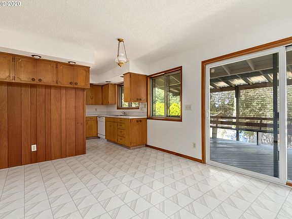 3rd image of 5602 NE 114th St