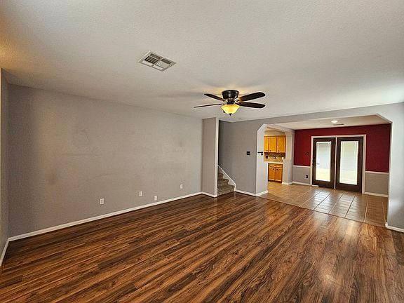 2nd image of 5704 Schneider Dr