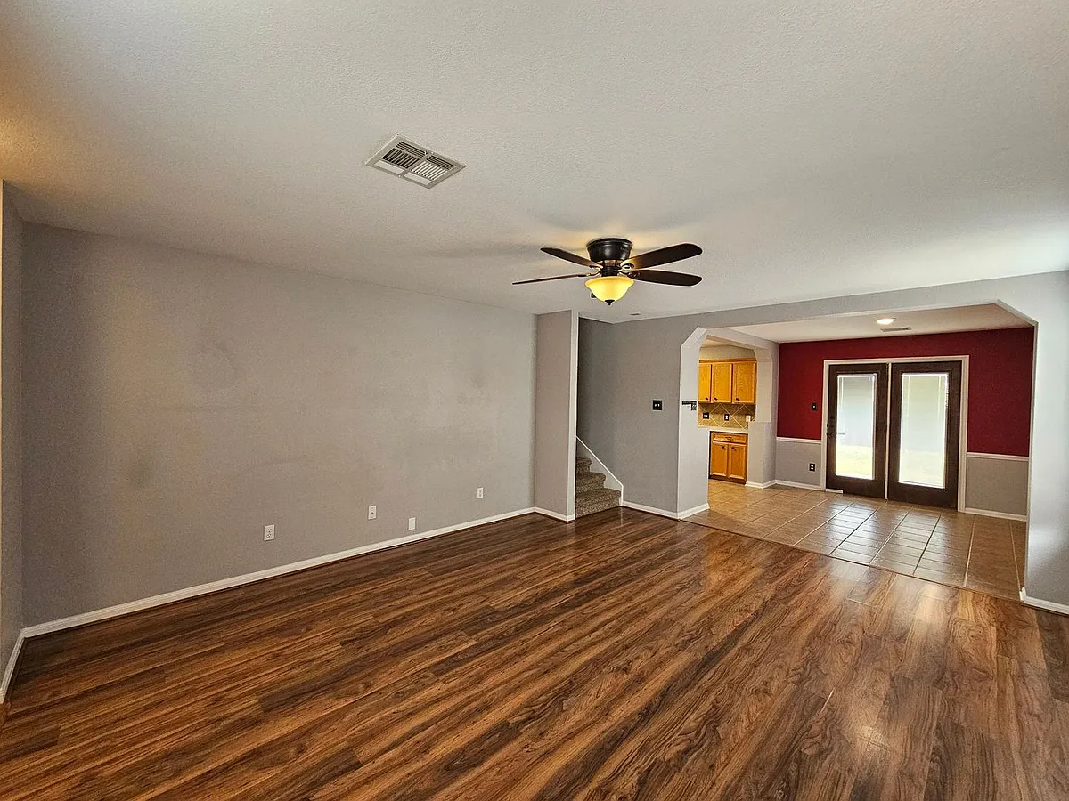 Building Photo - 5704 Schneider Dr