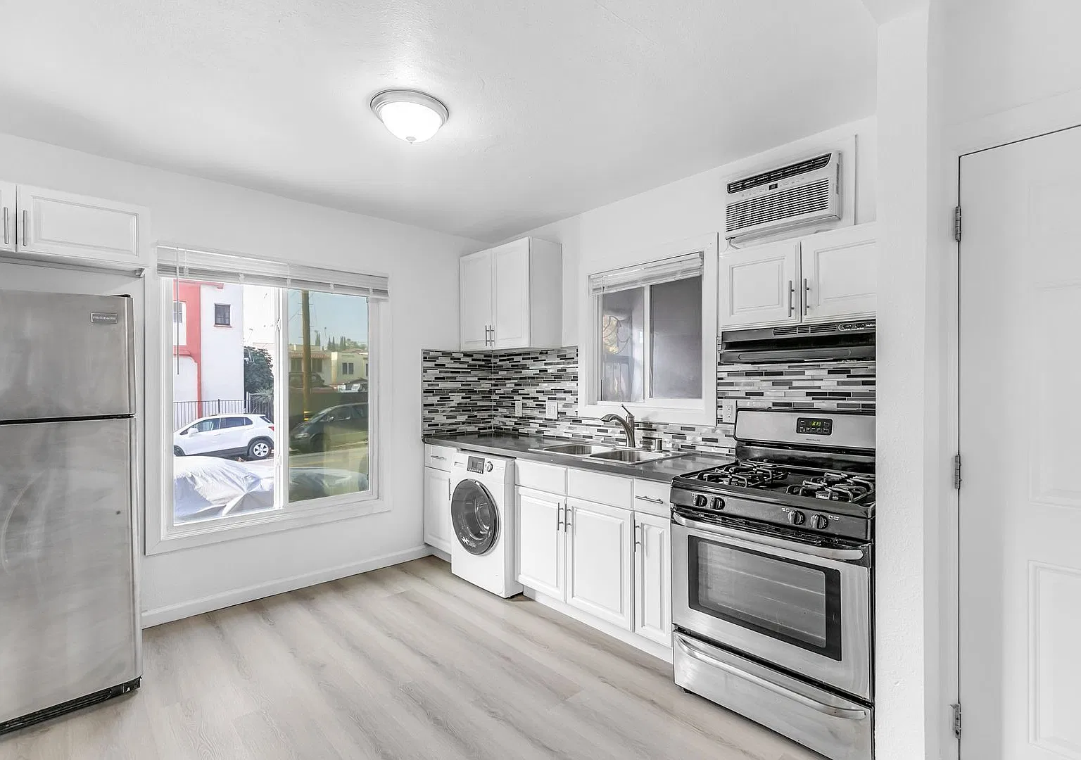 1424-1430 Echo Park Avenue — Photo 1
