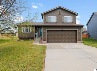 7614 Bondesson St, Omaha, NE 68122