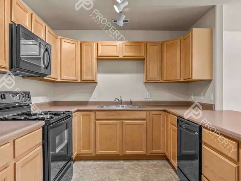 3037 Coal Mine Ave #F — Photo 24