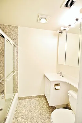 Rented by Mossanen Group | media 27