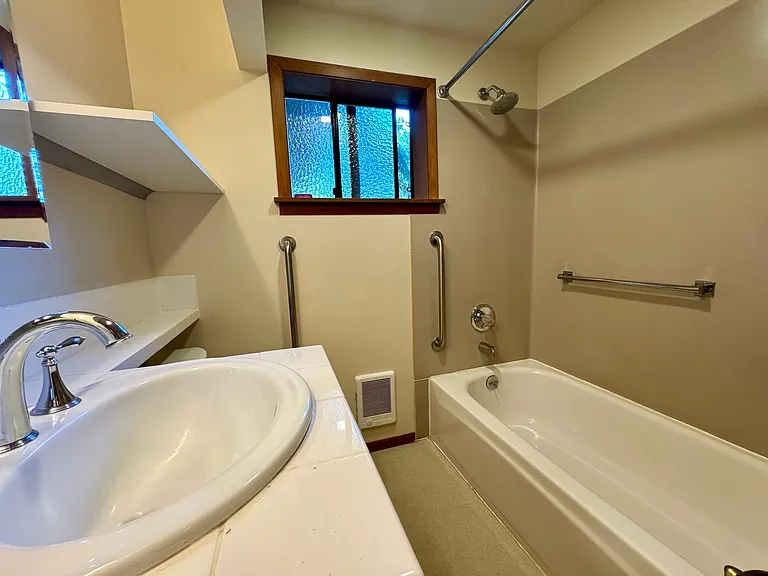 13807 Silven Ave NE #A — Photo 18