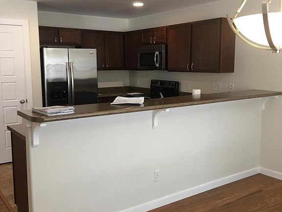 Breakfast bar/ kitchen