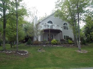 102 Greenwood Way, Hawley, PA 18428