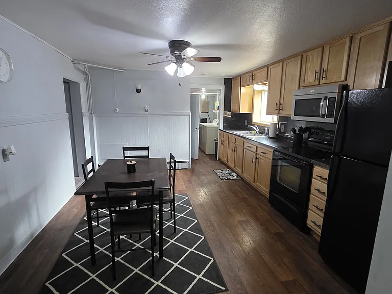 505 S 10th St #1/2 — Photo 9