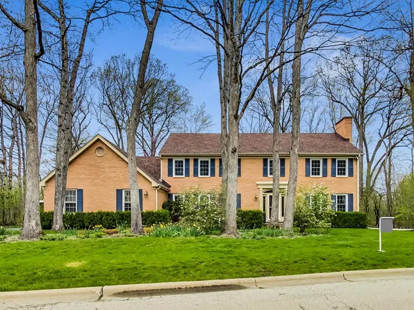 8 Exmoor Ln, Lincolnshire, IL 60069