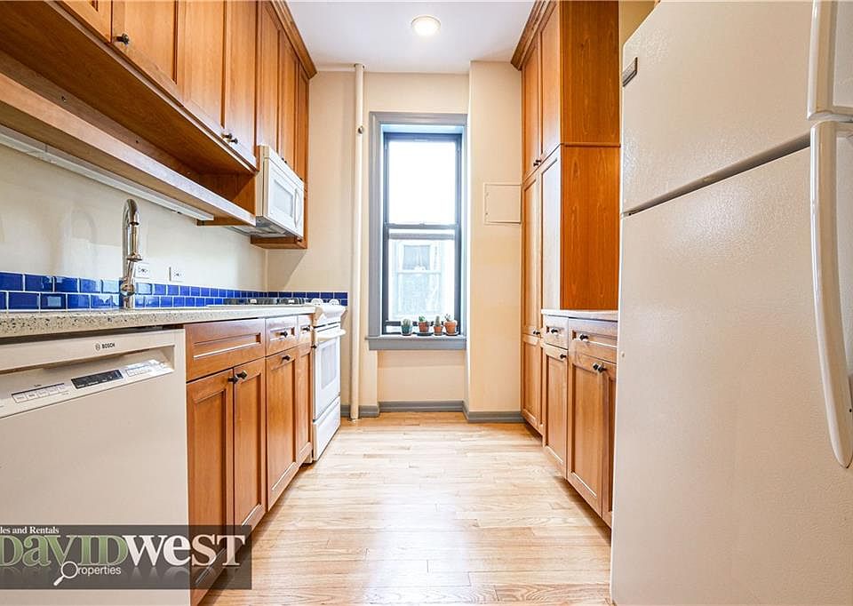 1st image of 462 E 15th St APT 4L