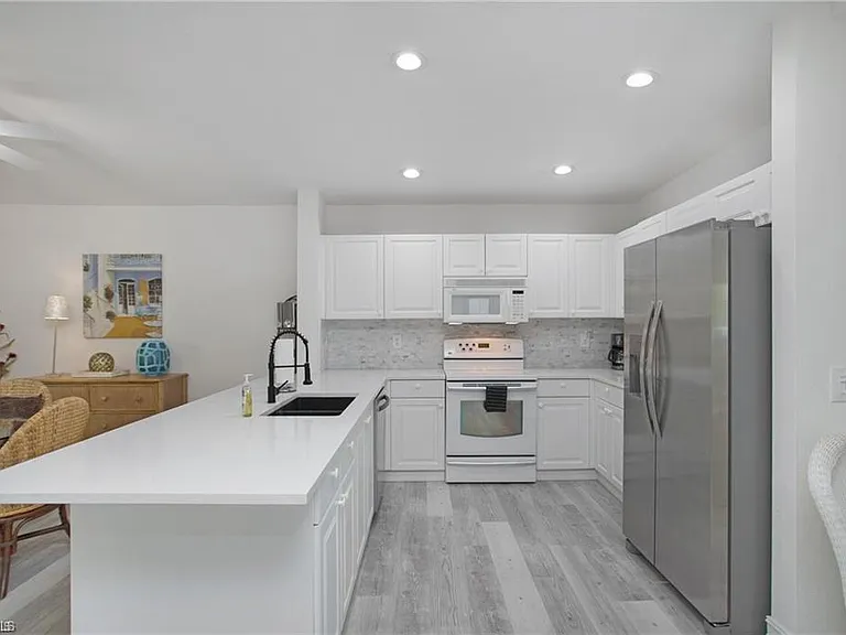 700 Diamond Cir #706 — Photo 10