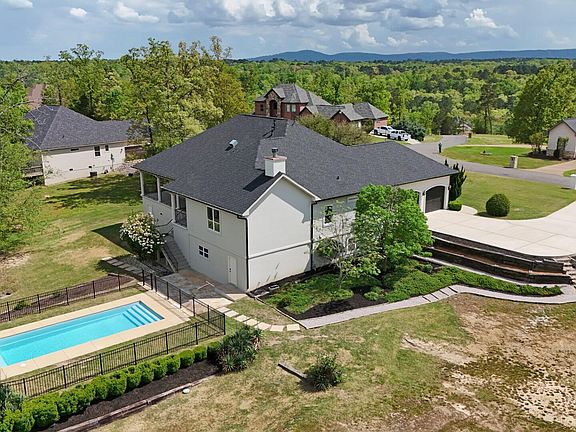 2nd image of 300 Crestview Dr
