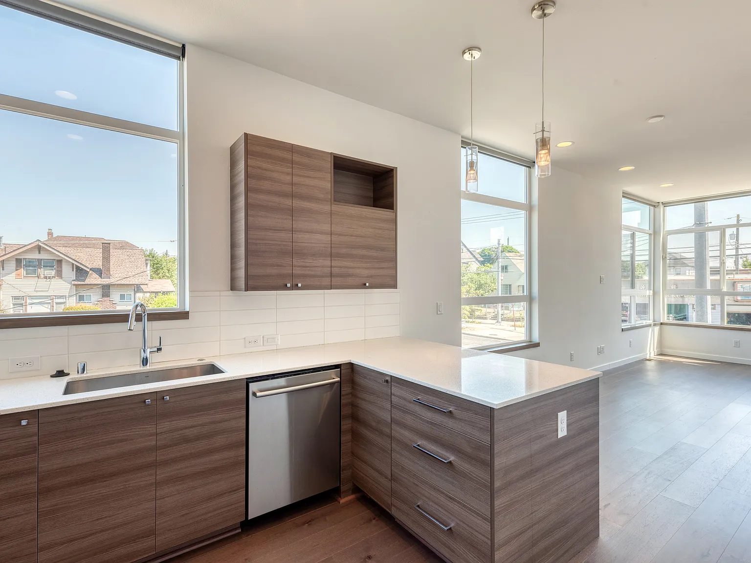 3 bed, 1.5 bath, 1450 sqft, $3,400 — Photo 4