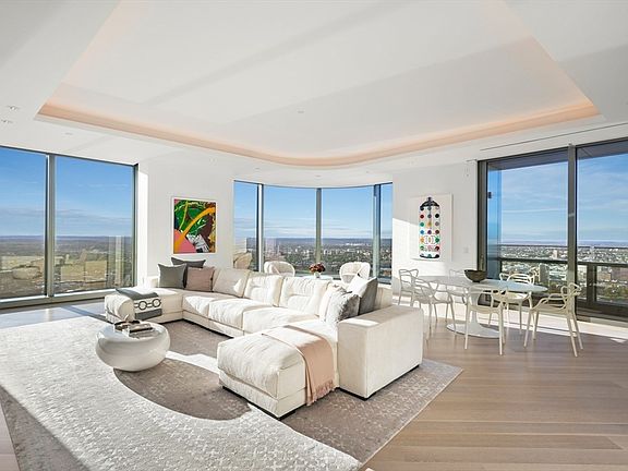 3rd image of 1 Dalton St APT 5801