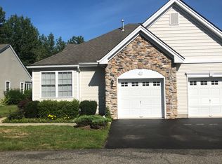 273 Meadowlark Dr, Hamilton, NJ 08690