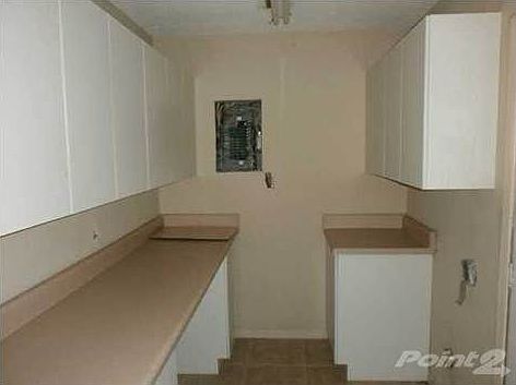 5th image of 3229 Maplewood Dr
