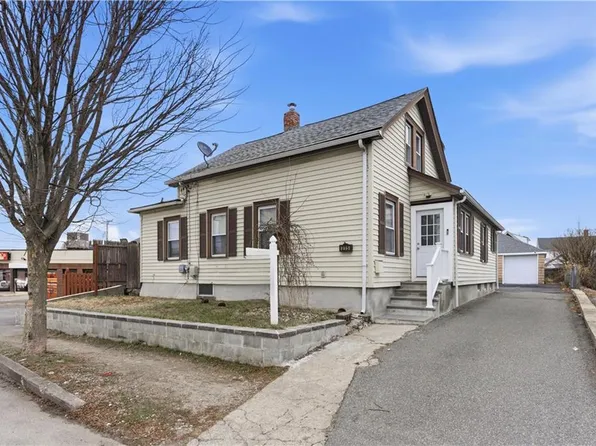 215 Kenyon Ave, Pawtucket, RI 02861