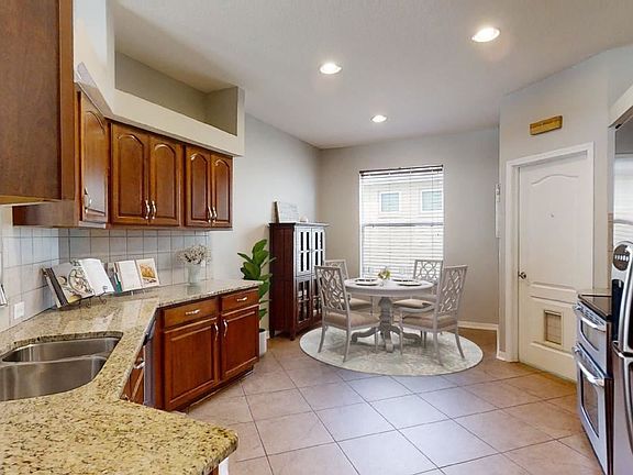 5th image of 7612R Eleanor Wood Ct