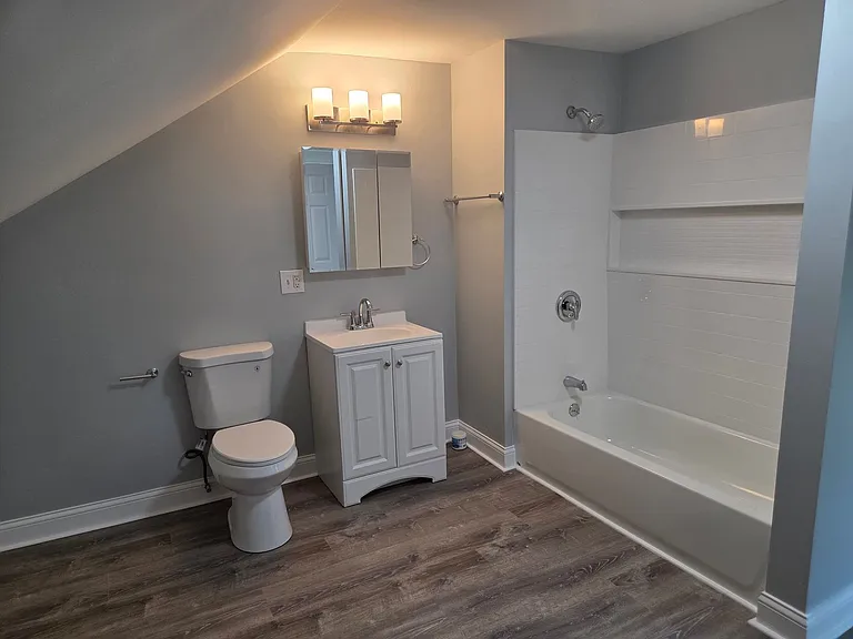 2809 N California Ave — Photo 9