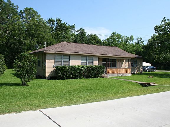 3rd image of 2302 Sunset Dr.