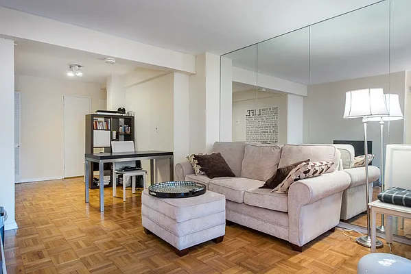 Rented by R New York | media 11