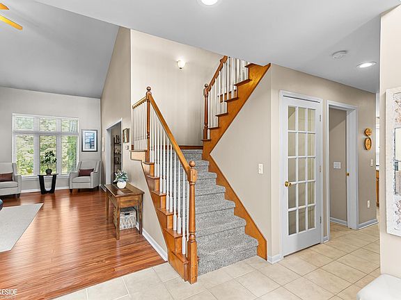 5th image of 51389 Midland Cir