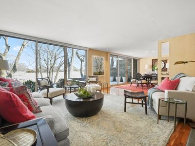 67 Fairgreen Pl #20, Chestnut Hill, MA, 02467