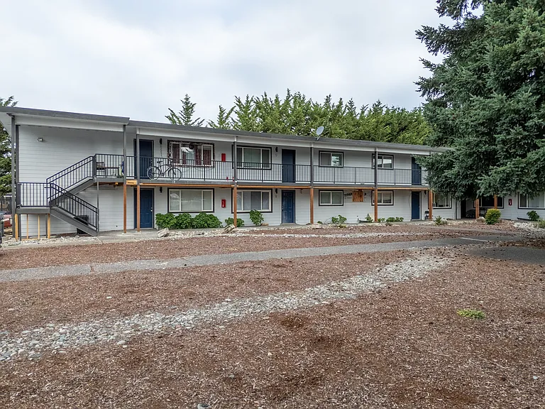 Cascade Village — Photo 16