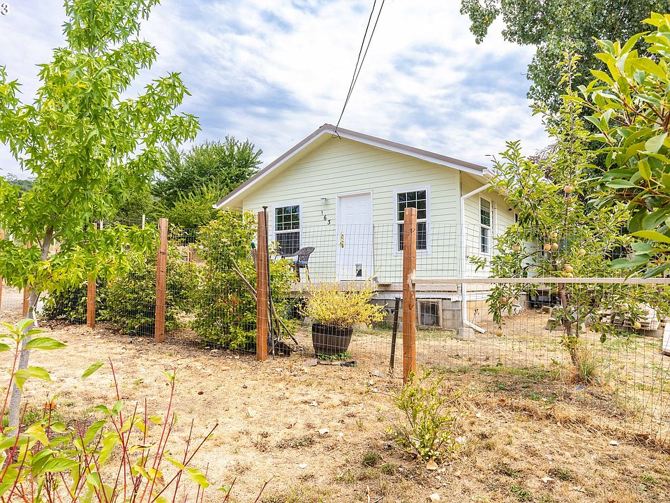 1st image of 163 Redwood Dr