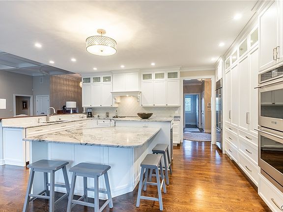 2nd image of 7068 Coronation Cir