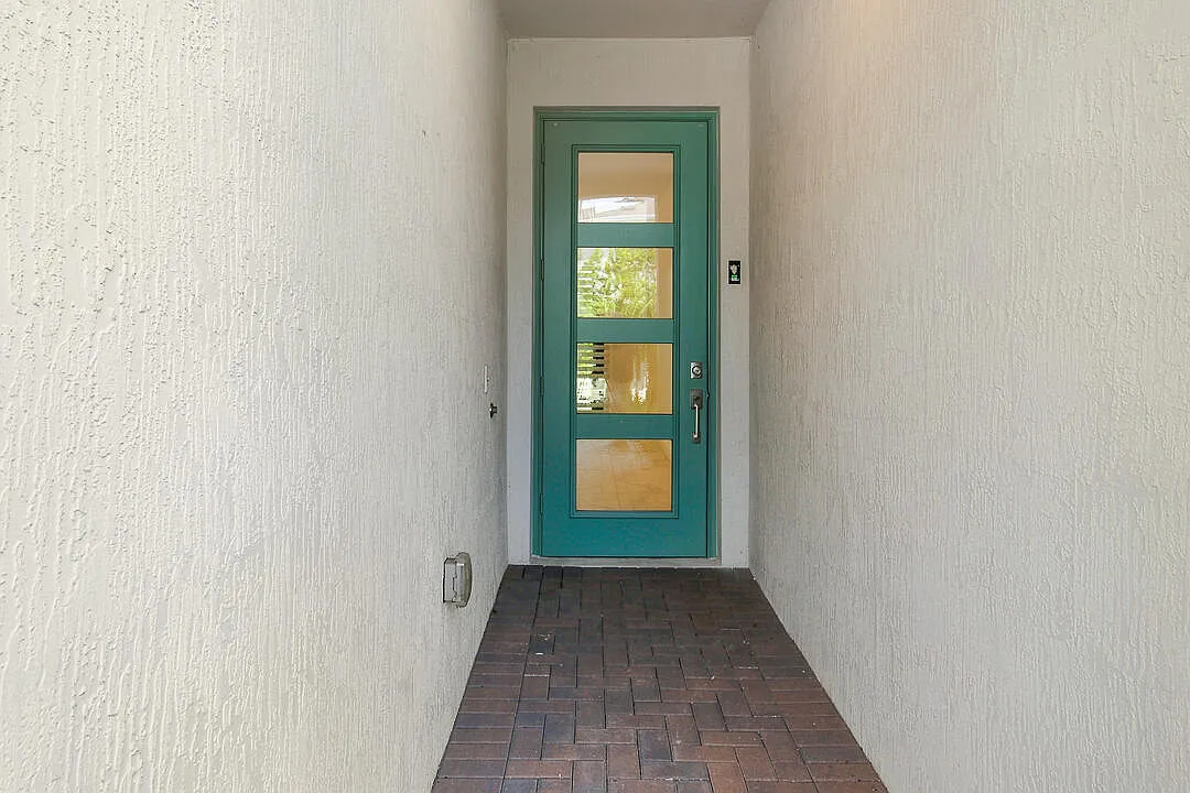 3 bed, 2.5 bath, 1754 sqft, $2,800 — Photo 3