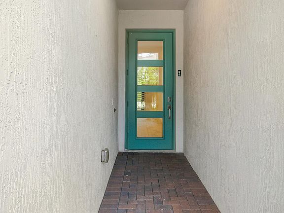 3rd image of 14131 SW Thorens Drive