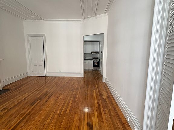 3rd image of 42 W 56th St APT 3A