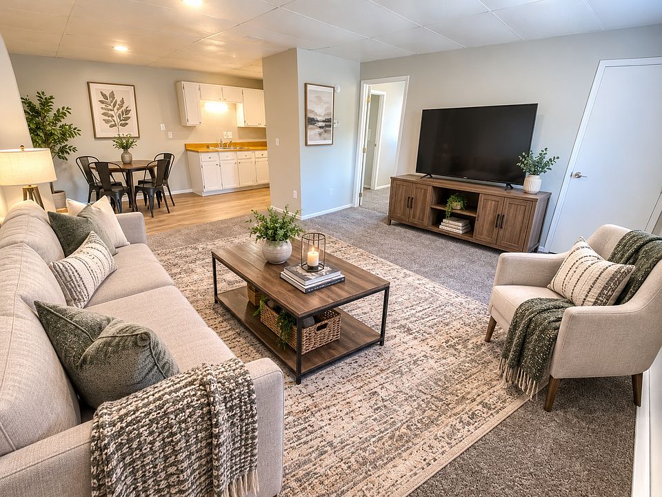 1st image of 904 N Main St #3