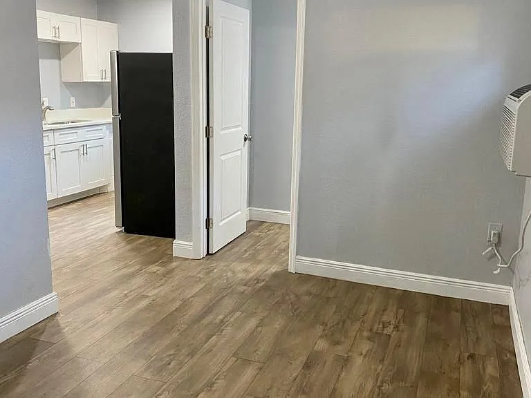 3813 1/2 E Miller Ave — Photo 2