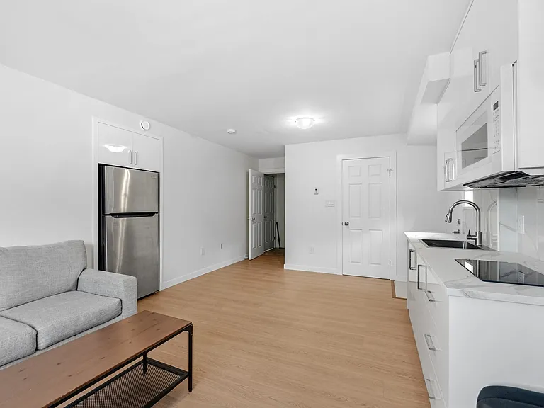 3 Saint Andrews Ave #STUDIO — Photo 6