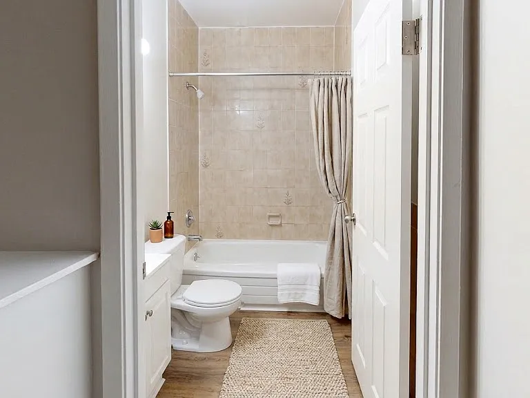 337 Richmond St — Photo 4