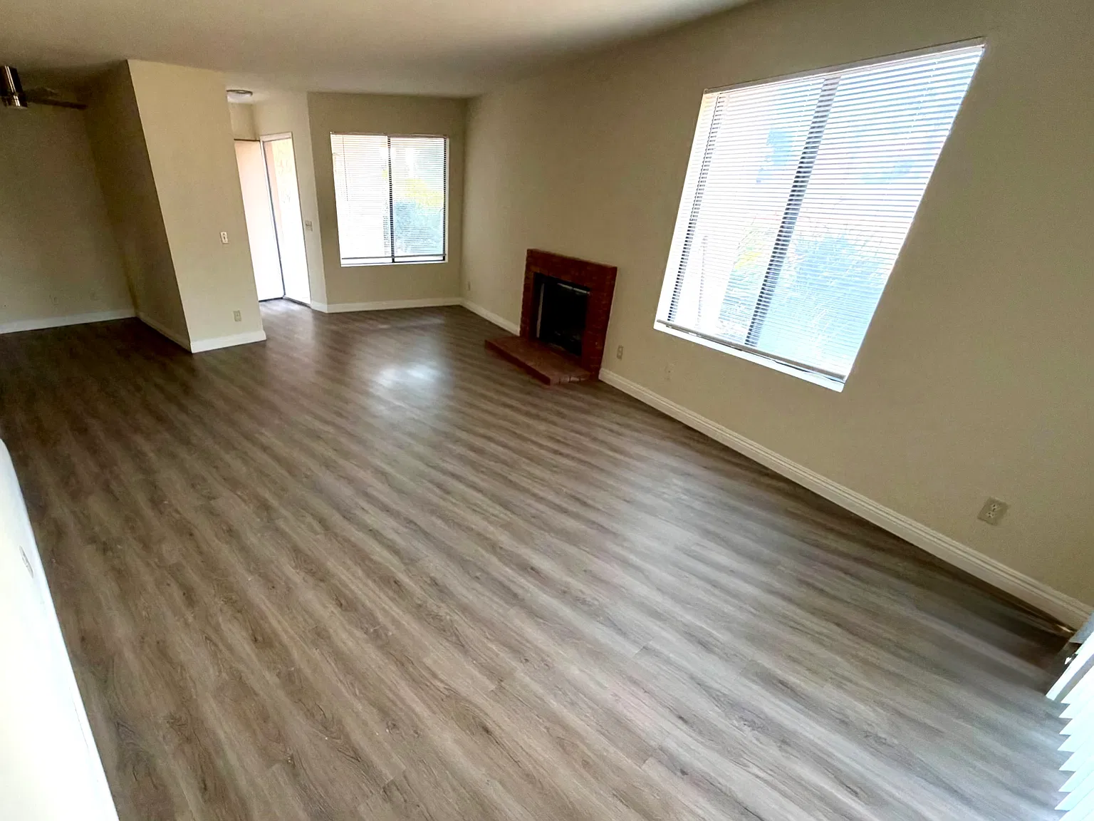 2 bed, 1100 sqft, $2,650 — Photo 3