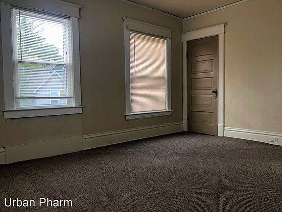 4th image of 903 Logan St SE #2
