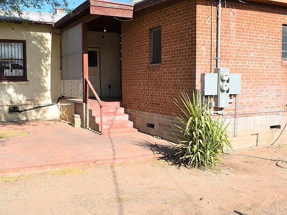 Brick Unit, separate entrance and parking