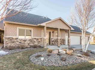 6301 S Vintage Pl, Sioux Falls, SD 57108