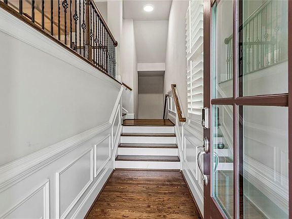 5th image of 3206 Nobility Way SE