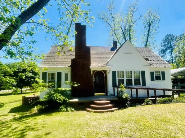 604 W 3rd St, Ocilla, GA 31774