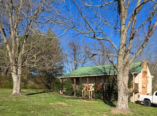 905 Clemmons Rd, Algood, TN 38501