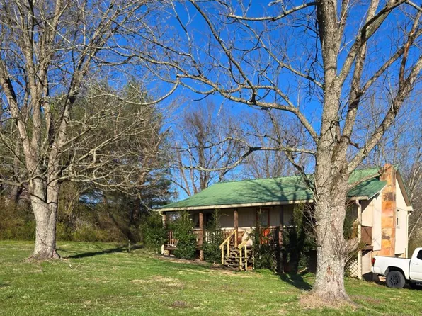 905 Clemmons Rd, Algood, TN 38501