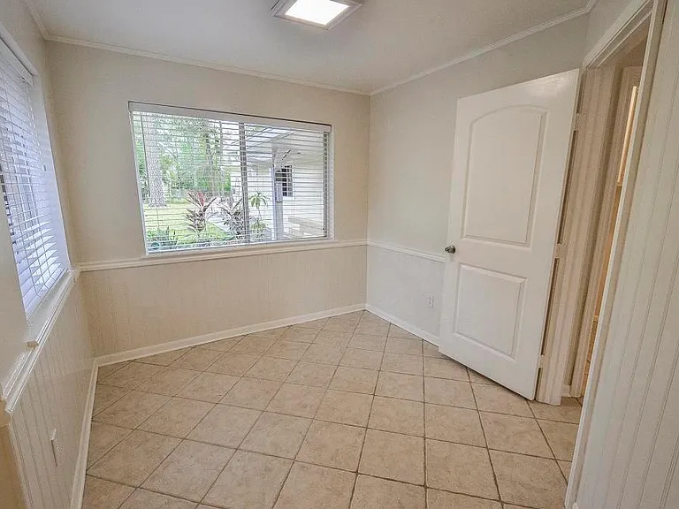 25602 Oakhurst Dr — Photo 9