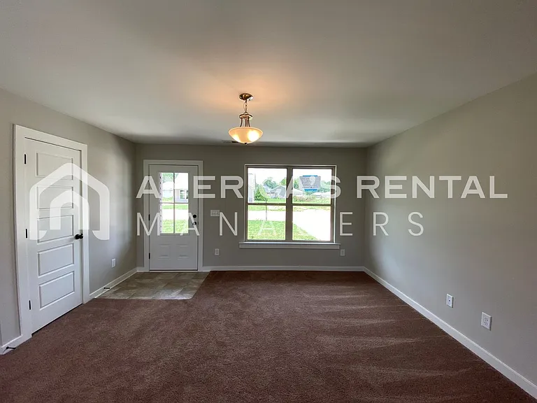 124 Sunlight Cir — Photo 7