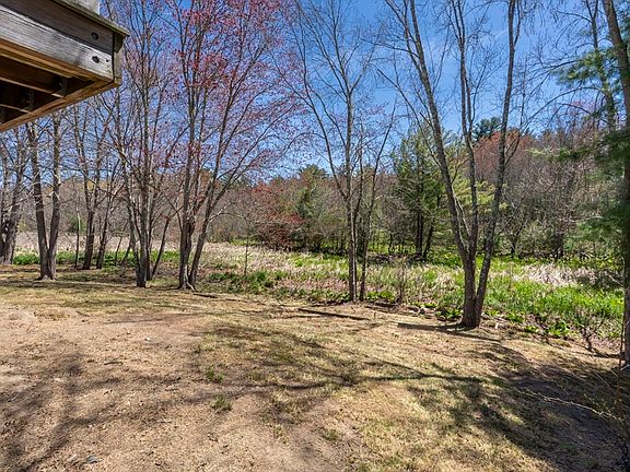 3rd image of 132 Winslow Dr