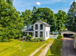 273 W Walled Lake Dr, Walled Lake, MI 48390